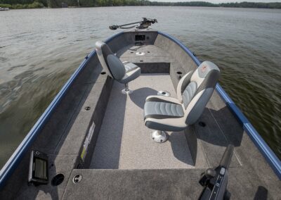 Bass boat Alumacraft Escape 145T intérieur